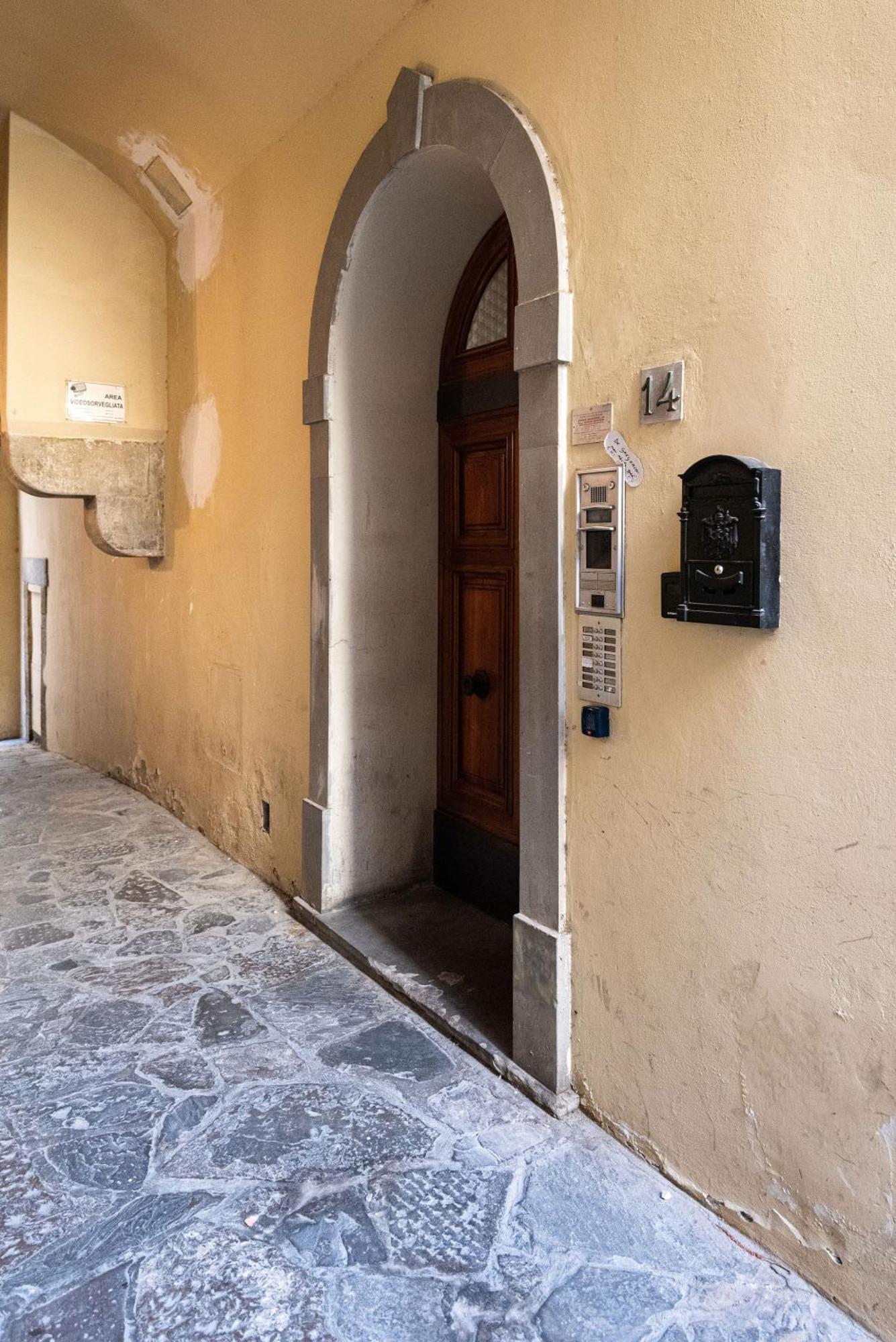Signoria Apartment With Patio Флоренция Екстериор снимка