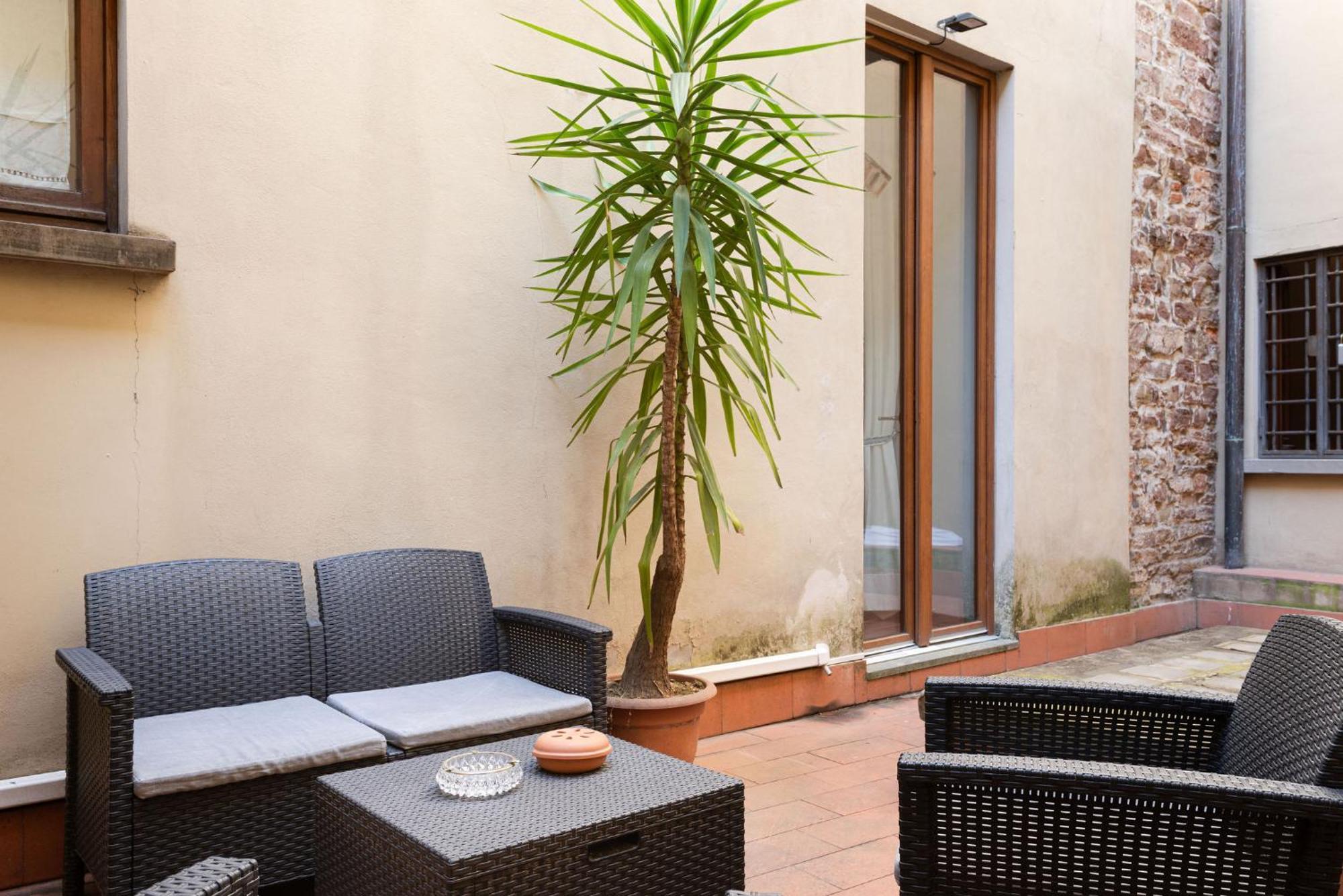 Signoria Apartment With Patio Флоренция Екстериор снимка