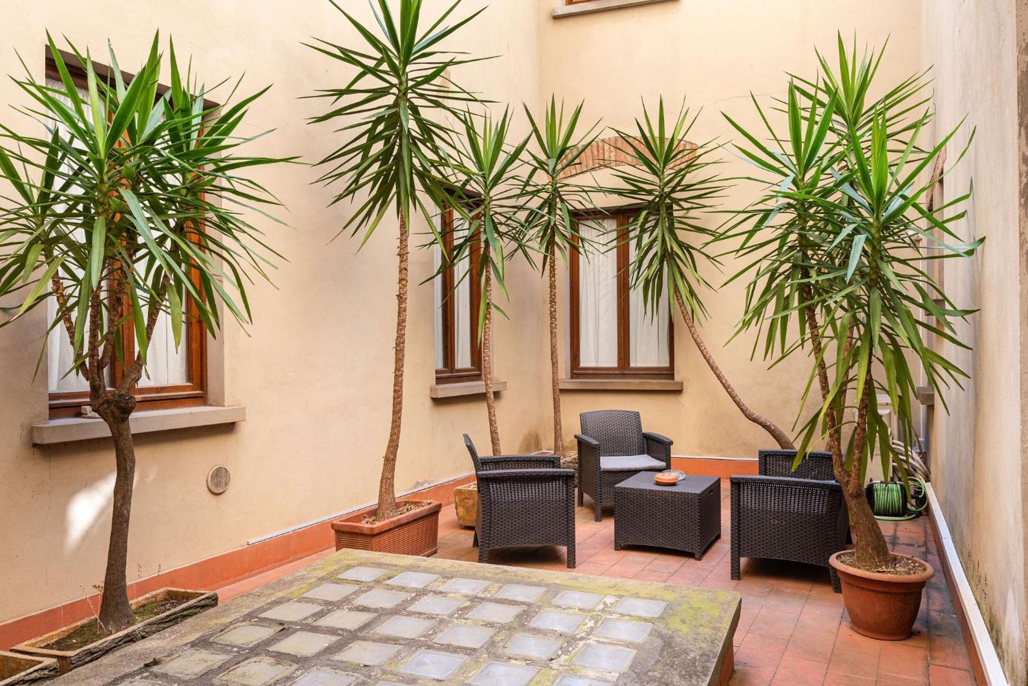 Signoria Apartment With Patio Флоренция Екстериор снимка
