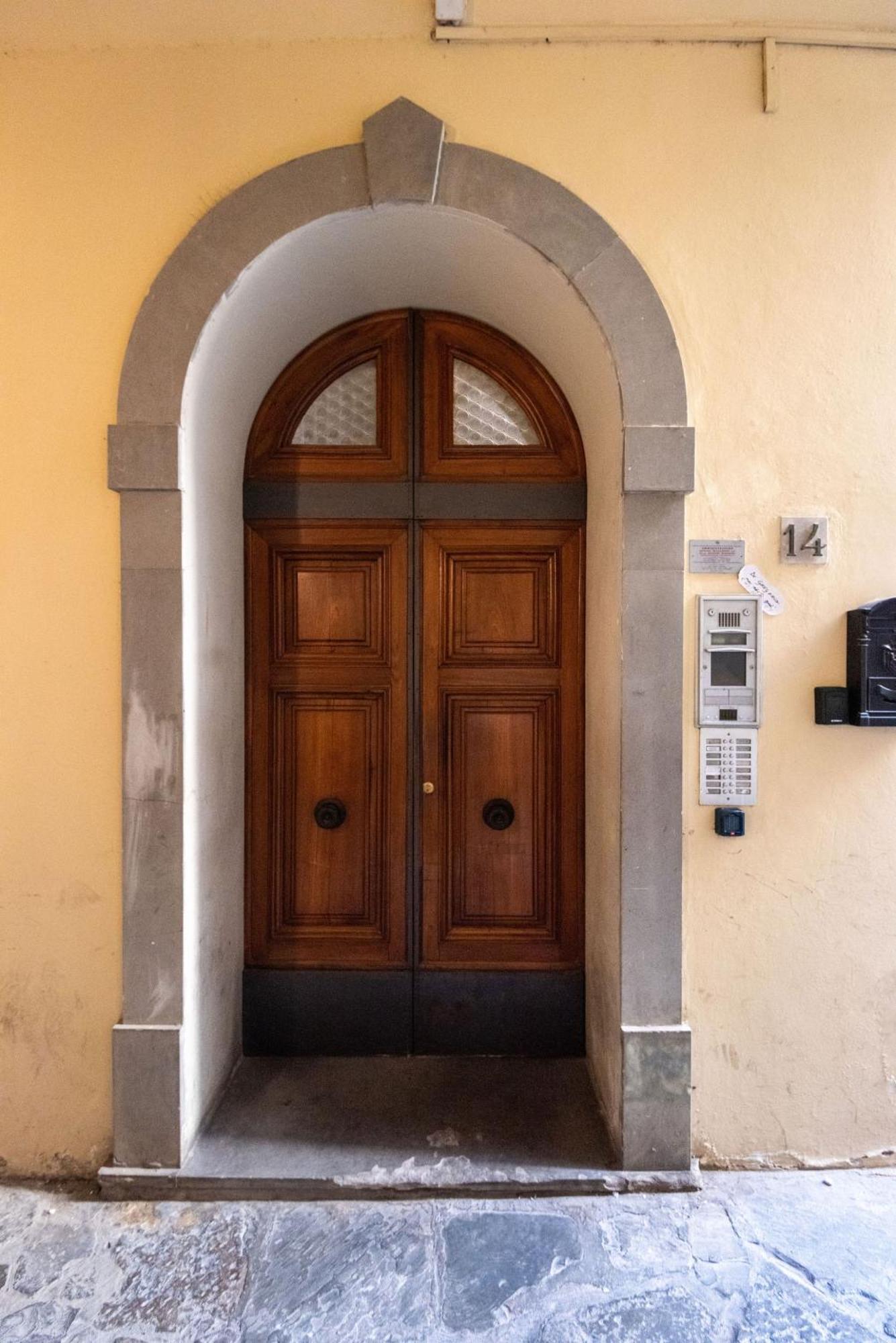 Signoria Apartment With Patio Флоренция Екстериор снимка